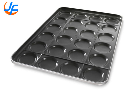 RK Bakeware China Foodservice 42495 Chicago Acero metálico aluminizado 24 molde 1.95 onzas bandeja de hamburguesas y muffins