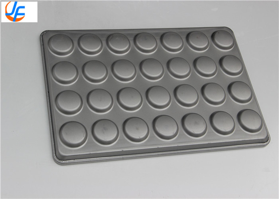 RK Bakeware China Foodservice 42425 Acero glaseado aluminizado 15 Molde 3,42 onzas hamburguesa bandeja de bollo muffin Top Cookie Pa