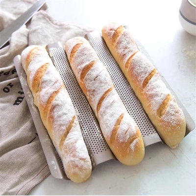 RK Bakeware China Foodservice NSF Aluminio sin adhesivo Perforado Baguette