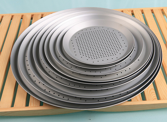 RK Bakeware China Anodo duro perforado de corteza delgada sartén de pizza para pizzería