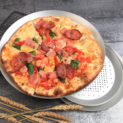 RK Bakeware China Anodo duro perforado de corteza delgada sartén de pizza para pizzería