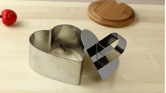 RK Bakeware China Foodservice NSF Acero inoxidable Forma de corazón Mousse Molde de anillo Lamy Molde de pastel de queso